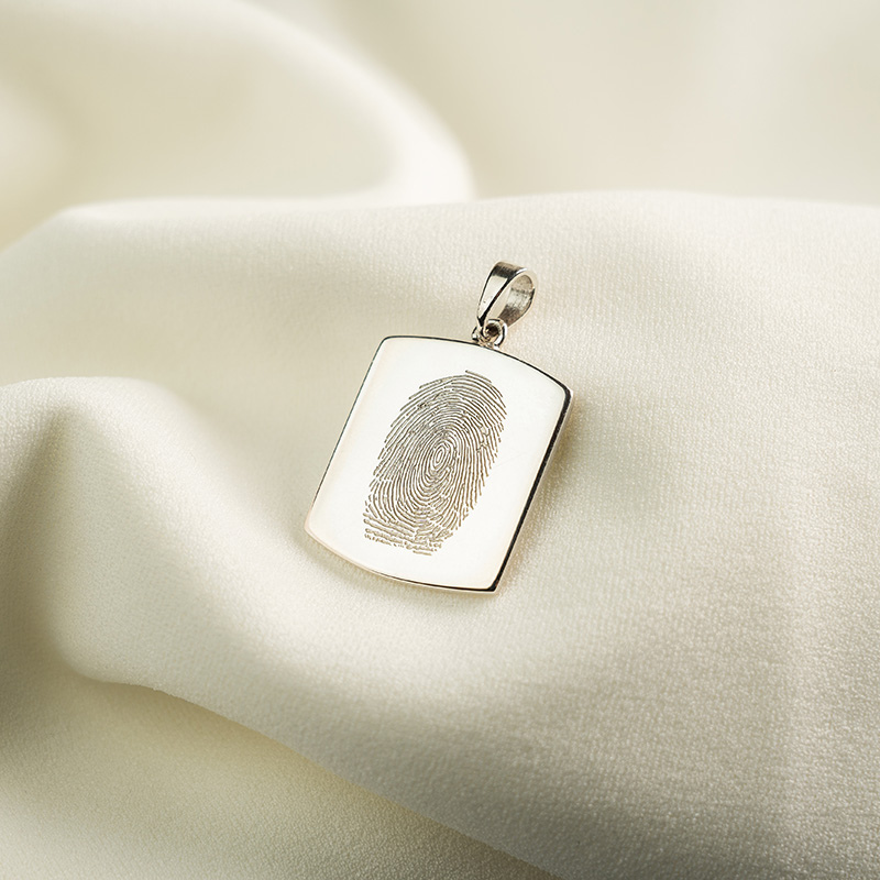 Dije con Huella Rectangular de Plata